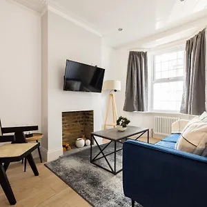 https://the-stratford-apartment.brighton-hotels-england.com